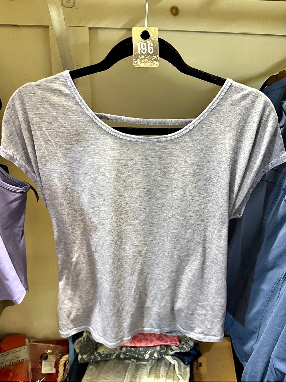 196-lululemon Twist back Short-Sleeve Shirt Gray Size 4